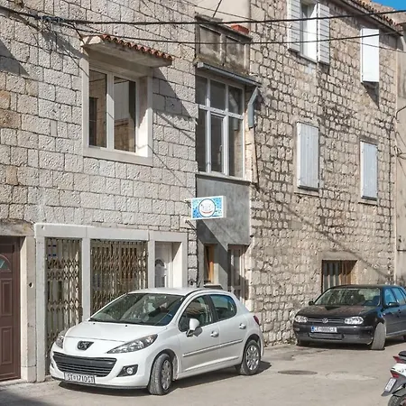 More Διαμέρισμα *